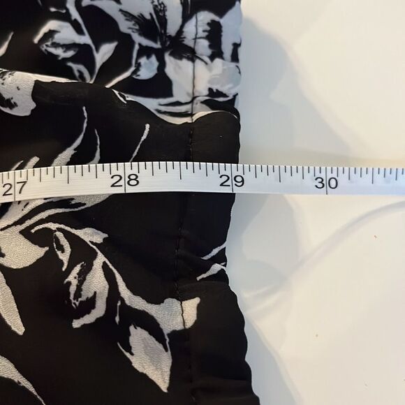 CROFT & Barrow Black & White Floral Print Blouse Sheer Fabric Long Sleeves SZ 2X - Picture 12 of 12